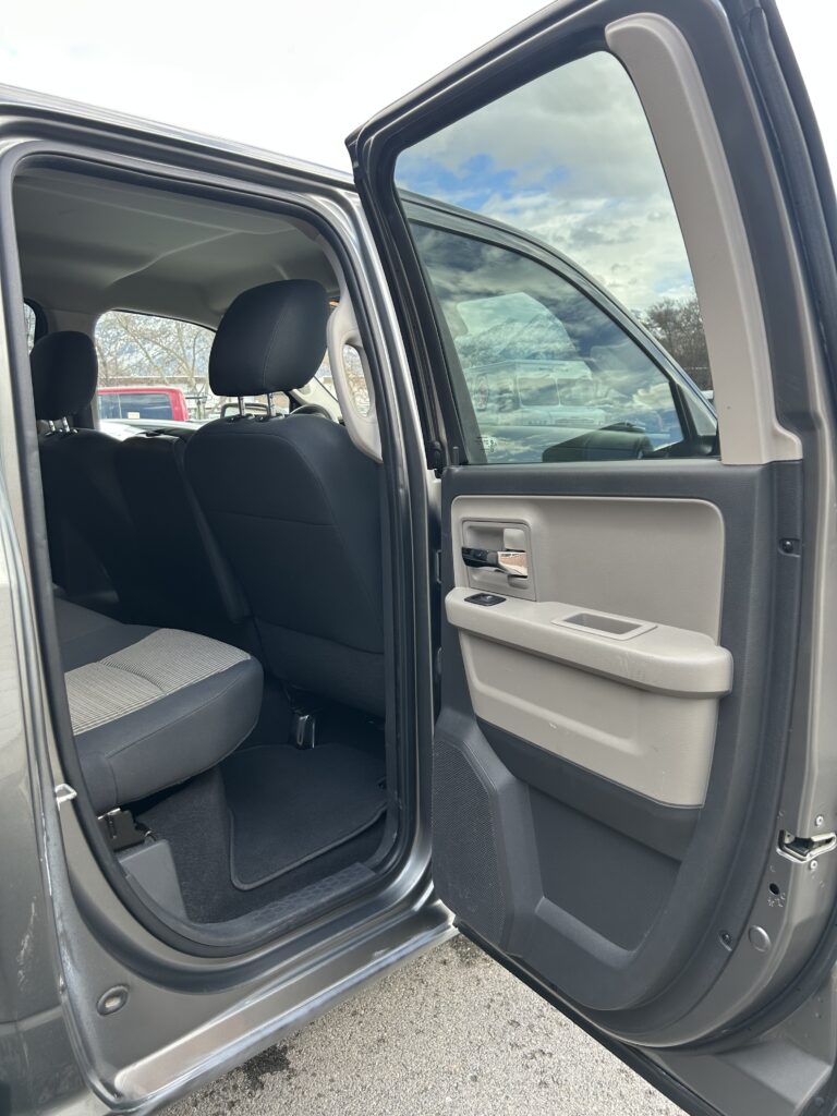 2012 RAM 1500 SLT HEMI